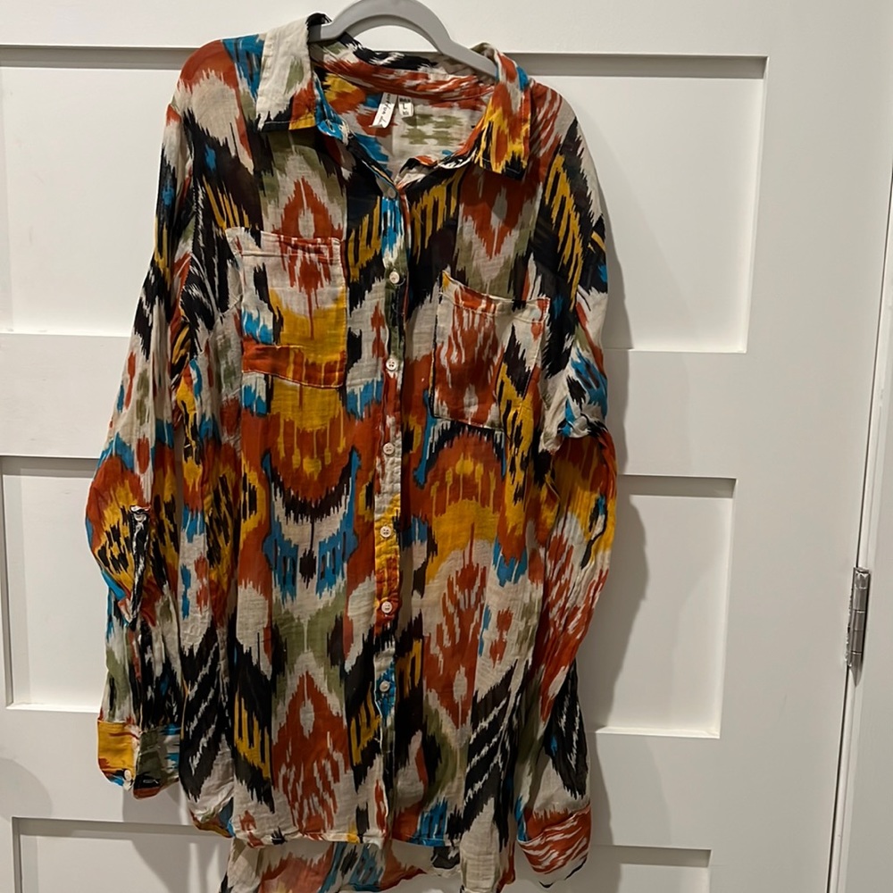 Stunning, light weight button up shirt